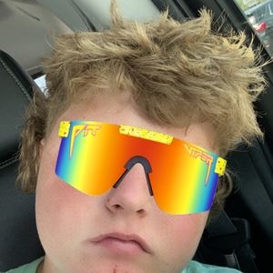 Meet your Posher, Cory